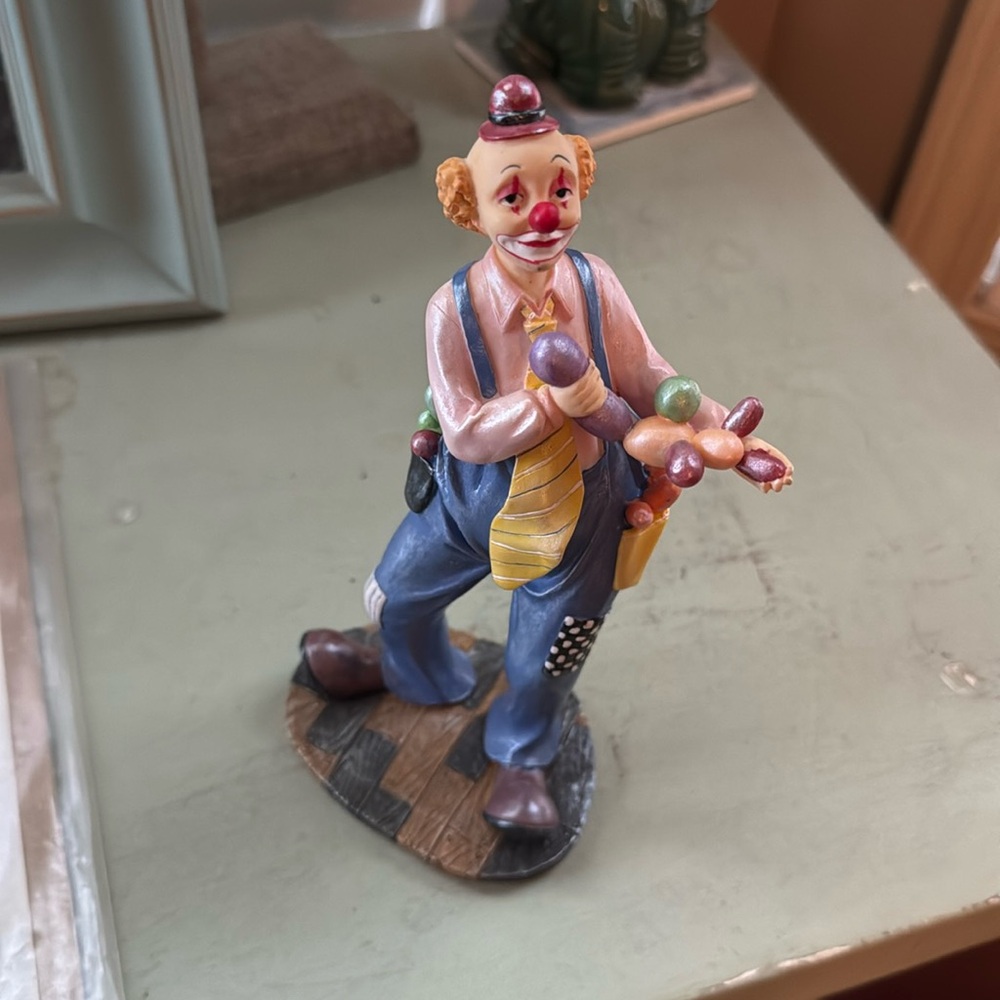 Herco Gift Professional "juggler” Figurine. Great for the collector